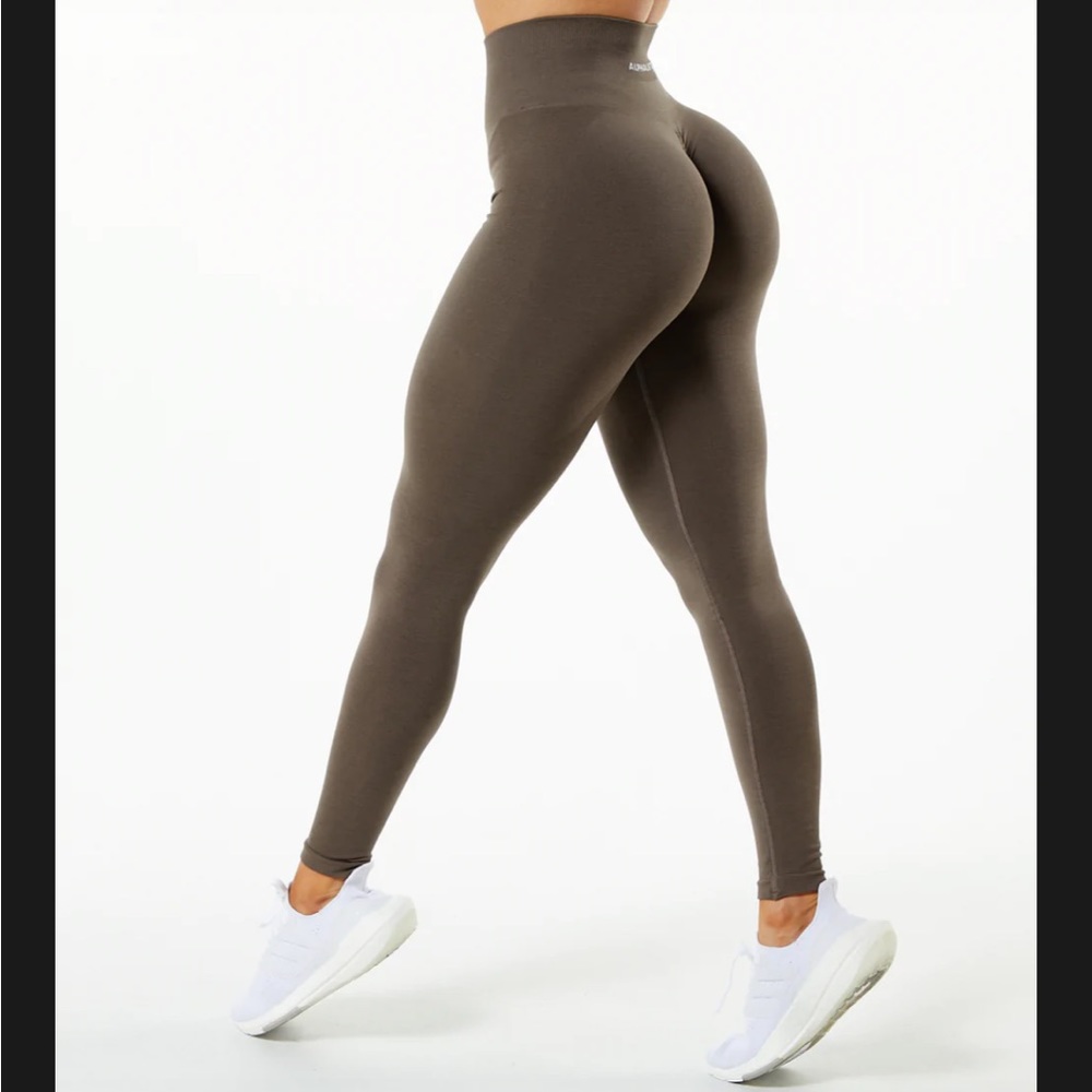 ALPHALETE AMPLIFY LEGGINGS